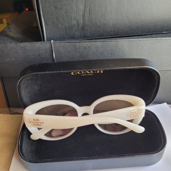 $108 *NWT* COACH Oversized Square Sunglasses (1 Milky Ivory) - Picture 3 of 9